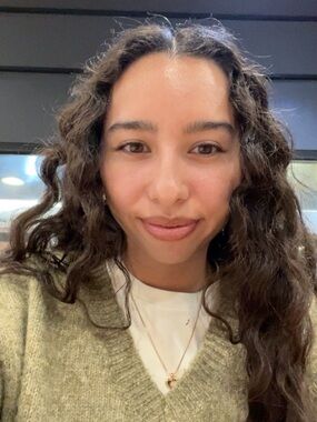 Meet your Posher, Rebeca